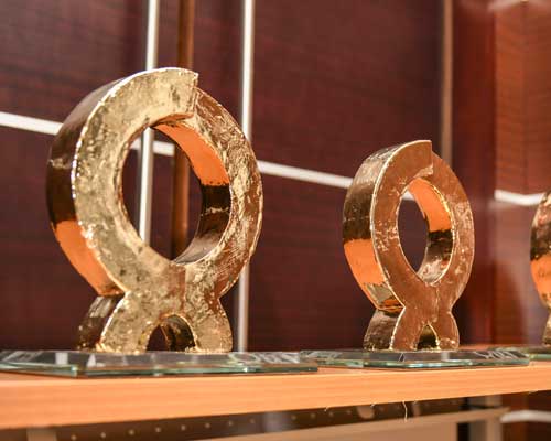Postpuesto Cevisama, nuevas fechas para los Premios Alfa de Oro 2022 - SECV